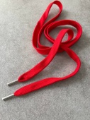 Шнурки красные плоские, наконечники серебро (длина 120 см ширина 1,2 см) ШКК/120/54410