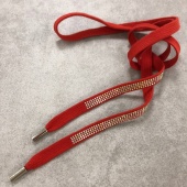 Шнурок плоский красный со стразами, длина 130 см ширина 1,3 см ШККС/130/6538