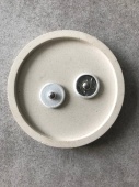 Кнопки белые, основа цвет серебро, обтянутые тканью, 1,7 см Италия КИБ/17/77319