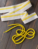 Шнурок круглый желтый (наконечники прозрачный пластик), длина 130 см ШКЖ/130/8533