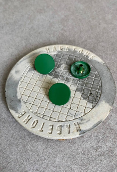 Кнопки пробивные цвет зеленый (металл), размер 1,4 см ККЗ/14/1971 по цене 49 руб./штука