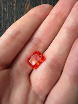 Пуговицы на полуножке (пластик), цвет красный, 0,8*1 см ПИК/10/75097 по цене 17 руб./штука