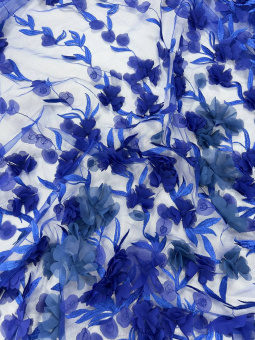Сетка с вышивкой и цветами синяя (полиэстер), 160 см (цветы 130 см) Италия СИС/160/38036 по цене 2 620 руб./метр