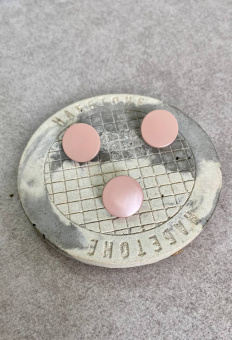 Кнопки пробивные цвет пыльно-розовый (металл), размер 1,4 см ККР/14/1965 по цене 49 руб./штука