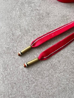 Шнурок красный плоский, длина 115 см ширина 1 см Италия ШИК/115/30111 по цене 167 руб./штука