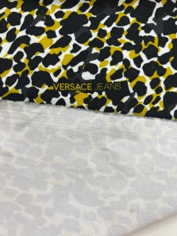 Джинсовая ткань Versace (черный с желтым), ширина 150 см ДИГ/150/30015 по цене 2 297 руб./метр