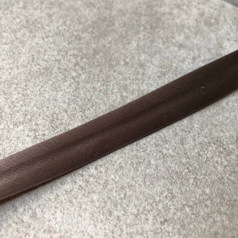 Косая бейка, ширина 1,4 см (ацетат) , цвет холодно-коричневый Италия ПИК/14/7920 по цене 59 руб./метр