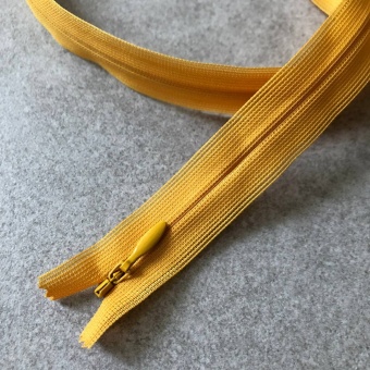 Молния YKK потайная неразъёмная желтая, 60 см МИЖ/60/7434 по цене 117 руб./штука