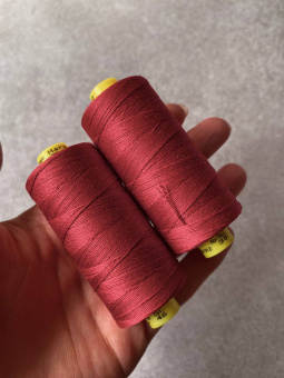 Нитки №30 Gutermann оттенок пепельно-красный (полиэстер, намотка 300 м) арт 30/46 по цене 280 руб./штука