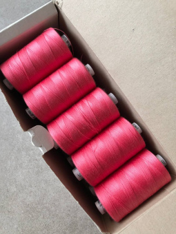 Нитки №80 COATS epic ярко-розовые (Polyester Corespun) 80/03460 по цене 215 руб./штука