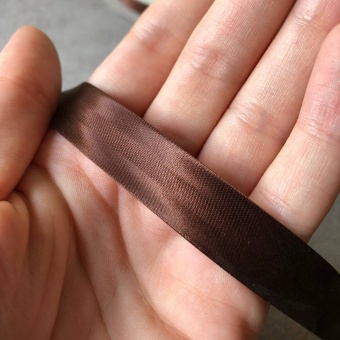 Косая бейка, ширина 1,4 см (ацетат) , цвет шоколадный Италия ПИК/14/2850 по цене 59 руб./метр