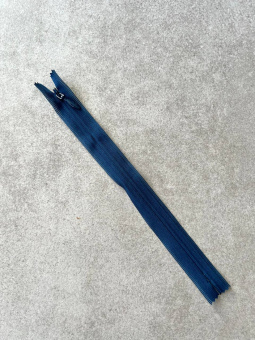 Молния YKK синяя потайная неразъемная, длина 19,5 см МИС/195/2897 по цене 43 руб./штука